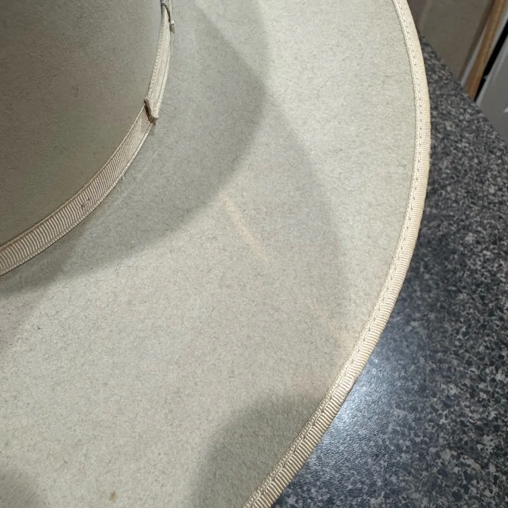 Stetson 8X silverbelly Wide Brim Hat size 7 1/8 (fits more like a 7) small flaws - Picture 9 of 12